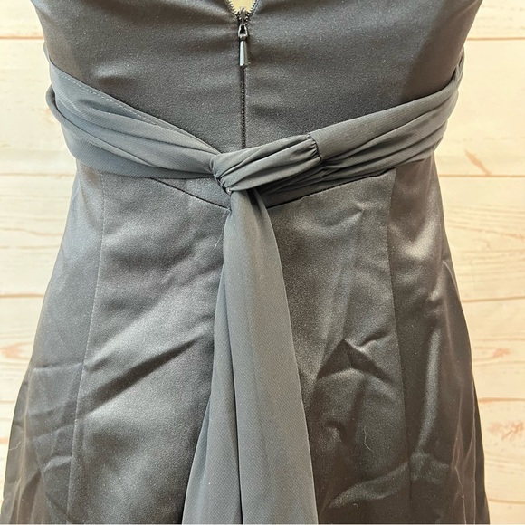 David’s Bridal Black Chiffon Overlay Bridesmaids Maxi Ball Gown - Picture 4 of 6